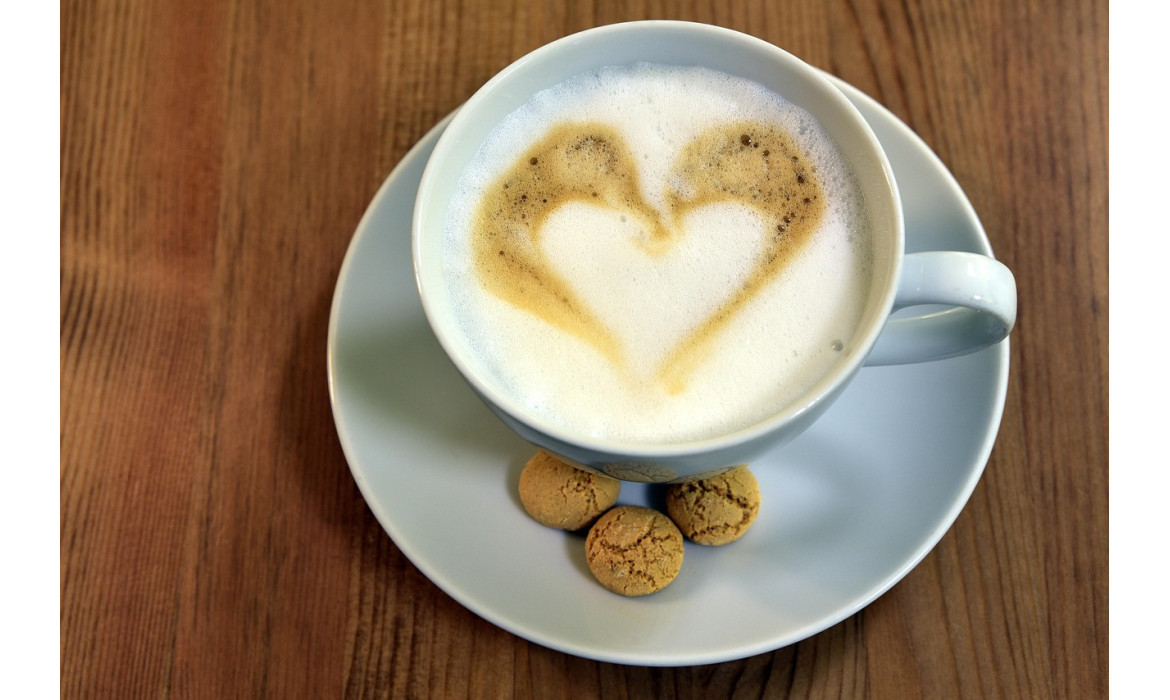 Flat White vs. Cappuccino - czym się różnią i jak je zrobić w domu? Flat White vs. Cappuccino - czym się różnią i jak je zrobić w domu?